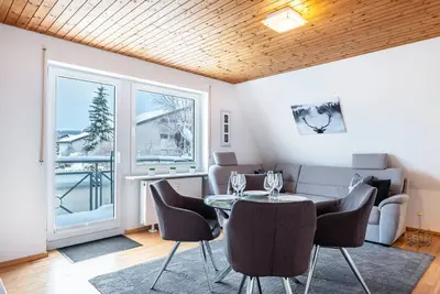 Image de Appartement '10 Mit Pool' avec vue sur les montagnes, Wi-Fi et climatisation