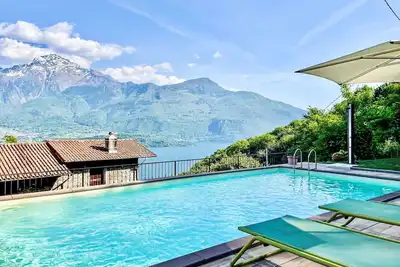 Merveilleuse maison de vacances privée avec Wifi, climatisation, piscine, bain à remous, Tv, patio