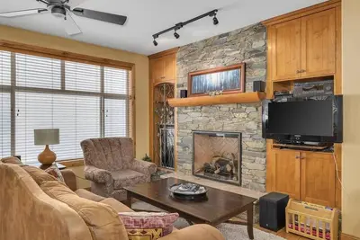 Image de This apartment is a 2 bedroom(s), 2 bathrooms, located in Kootenay Boundary, Bc.