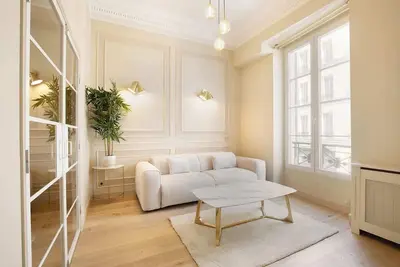 Un Vibrant 1-Ch avec Services à Opéra - St Georges