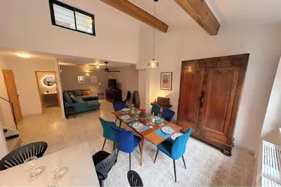 Image de Maison Spacieuse avec Terrasse sur le Toit | Centre de Pézenas