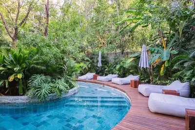 Image de Romantic Garden Apt w Private Pool | Spa Access