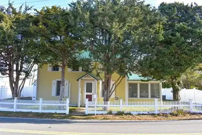 Image de New to our 2025 Inventory! Adorable home, just. 5 miles to Beach, sleeping 6