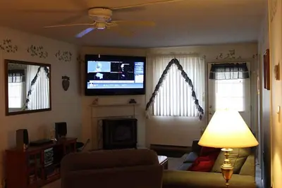 Image de Two Bedroom Condo with private entry, First Floor 127