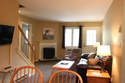 Image de Unique Two Bedroom Multi Level Condo 326