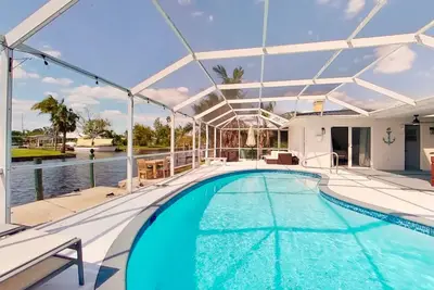 Image de Sailors Paradise-Waterfront Gulf & Sailboat access with Ac, Wifi, heated Pool!