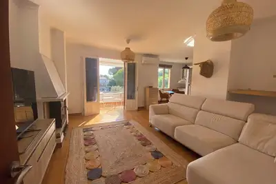 Image de Appartement à 200 mètres de la plage dans une charmante station balnéaire!