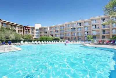 Image de Appartement type T2 au calme dans la pinède de Pech Méja. Résidence avec piscine