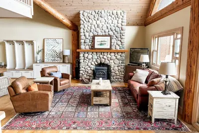 Image de Fabulous cottage suite, spectacular Stoney Lake view!