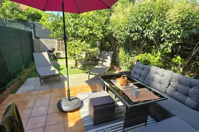 Image de Petite maison sympa dans résidence avec piscine