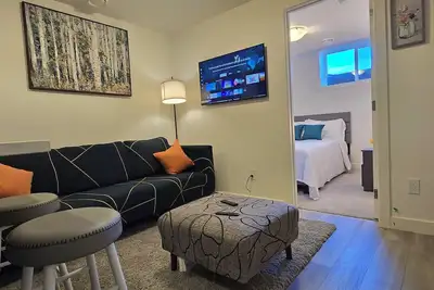 Image de Private, Brand-New 2-bedroom Legal Secondary Suite