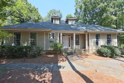 Image de Blue Ridge Cottage at the Governor's Club