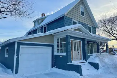 Image de Spacious 7-bedroom house with WiFi, Garage, Sauna, and Ac in amazing Calumet
