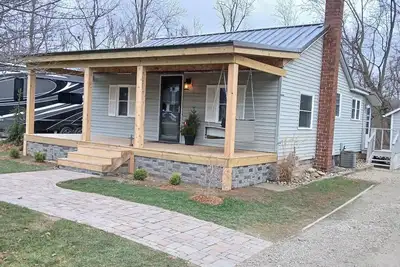 Image de Cozy Cottage on St Joseph River in Bristol.
