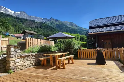 Image de chalet haut de gamme classé 5* sauna &jacuzzi situé plein centre  à côté navette