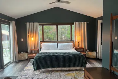 Image de Easy access to Orv trails, trailer parking, fenced-in yard for Fido!