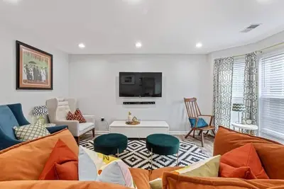 Image de Stylish & Spacious Townhome: Nyc Access in 20 Minutes, Near Newark Airport