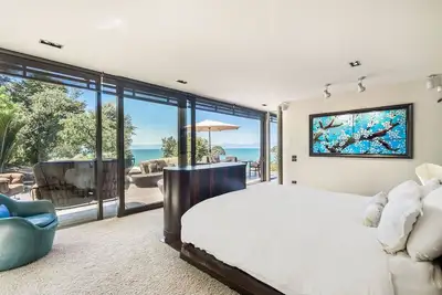 Image de Fireplace Suite - Ocean Views, Beach Access & Full-Service Luxury Lodge