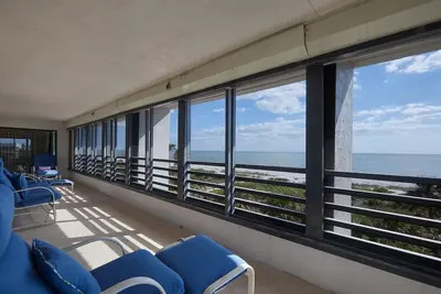 Image de Gorgeous Corner Penthouse Residence at Gulfside Place