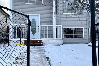 Image de Fort McMurray Home - 4 Bedroom House: Perfect for Families & Business