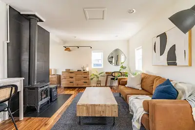 Image de Walk to Award-winning Restaurants Cute Cottage