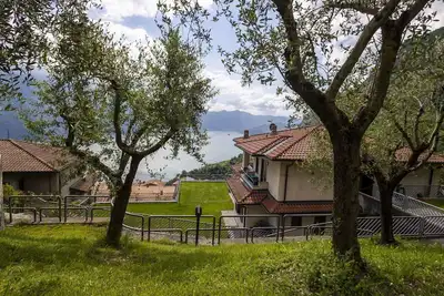 Confortable appartement pour 5 personnes avec bain à remous, Wifi, Tv, patio et animaux admis