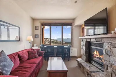 Image de Deluxe 1-bedroom, 1-bath condo