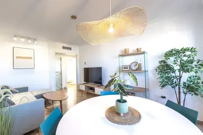 Image de Luxe à Estepona : Appartement 2 Chambres avec Terrasse et Piscine