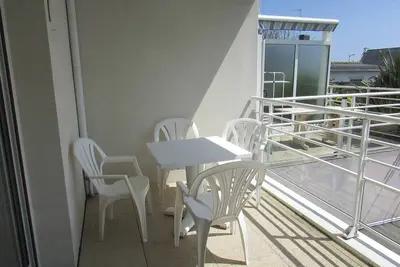 Image de Charmant T2 à Étel avec terrasse, parking et proche plage