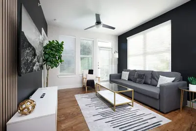 Image de Comfy 2br-Southtown Near Rvrwalk, Dome & Conv