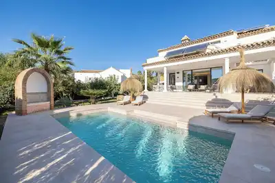 Image de Villa El Paraiso Marbella- 4 Bedrooms (5-Beds)
