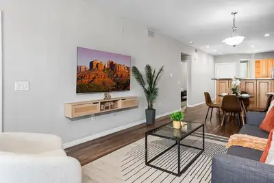 Image de Urban 2br Near Asu|Pool, Gym & Pet-Frndly