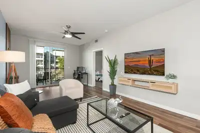 Image de Modern 2br Near Asu|Pool, Gym & Pet-Frndly