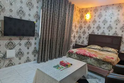 Image de - Dubai Deira: Short-Term Rooms, Great Value -Explore Our Options & Reserve Now!