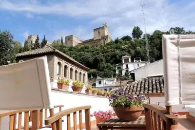 Image de Family house in front of the alhambra