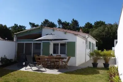 Image de Maison de Vacances à La Flotte en Ré : 90m², 3 Chambres et Jardin Privé
