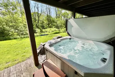Image de 🏊♀️🐶Soak, Swim, Play: Pool Access, Hot Tub & Pet-Friendly Mountain Escape🌲