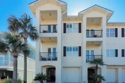 Image de Le Belle Marie Luxurious 4 bedroom Townhome Your Dream Beach Getaway!