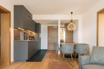 Image de Apartment with large south-facing terrace, incl. garage parking space