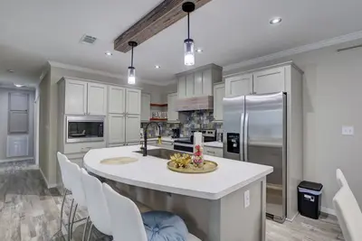 Image de New Home! Never Rented or Occupied! Clean 4 Bedroom. 12 Mins to Disney!