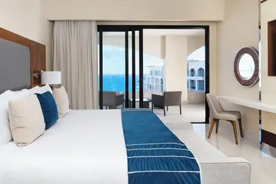Image de Coastal Elegance Meets Modern Comfort at Villa La Valencia: 2 Bedroom Suite