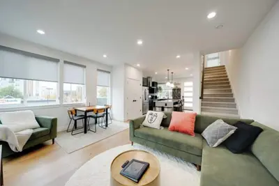 Image de Entire Home in West Seattle Junction!