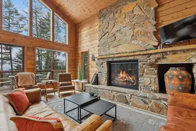 Image de Big Mountain Home with Private Spa - 4 bedroom/3ba with Views