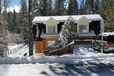 Image de Cozy 3-bedroom cabin in charming Big Bear Lake with WiFi