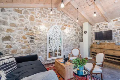 Image de Maison confortable à Filipini avec WiFi