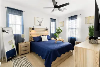 Image de Spacious 4-bedroom house with Wi-Fi, Pool, A/C in nice Chandler