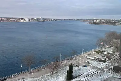 Image de Fully Furnished Turn-Key Two Bedroom Condo With Waterview