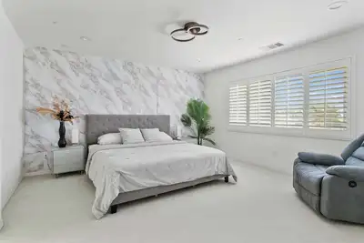 Image de Indulge in Comfort at The Luxurious Haven on Curry Place - Unforgettable #41793