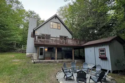 Image de Brookside 3 Level cabin with amenities near Mt Snow Ski - Fireplace 3 Full Baths