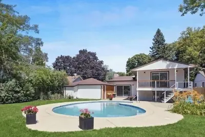 Image de Family fun-house w/Pool & Game Room, 5 min from Airport and Rosement attractions